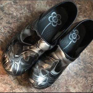 Nursing Shoes - Clogs